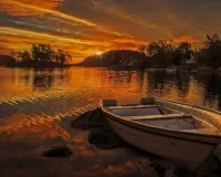 Zagadka The sunset on the lake
