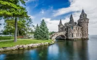 Jigsaw Puzzle Castle on the water