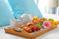 Puzzle Breakfast in bed