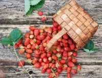 Bulmaca Strawberries and basket
