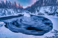 Rätsel winter river