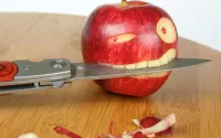 Пазл Злое яблоко