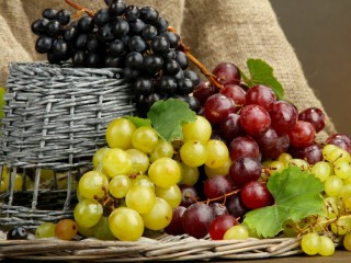 Пазл «Натюрморт с виноградом»